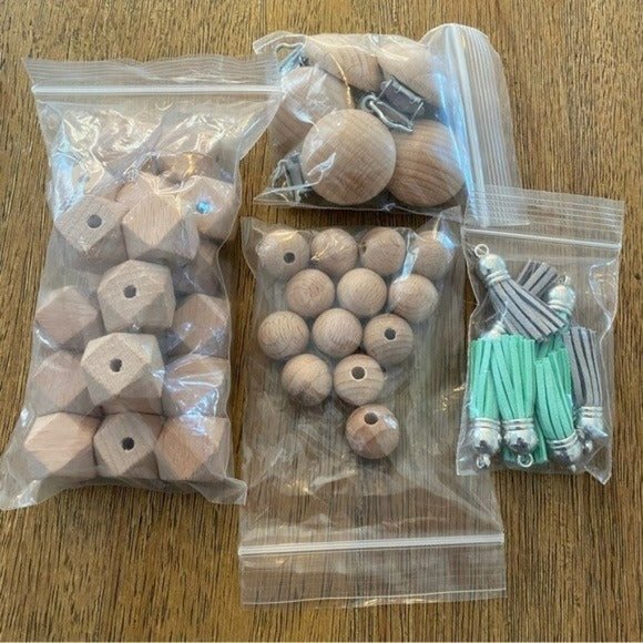 Silicone & Wood Beads Lot !!850 Beads!! - Picture 6 of 8